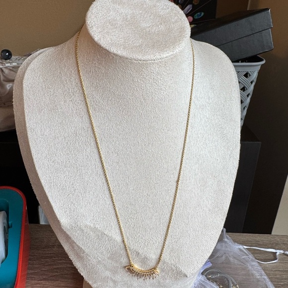 Elegant Gold and Silver Necklace - Picture 2 of 5